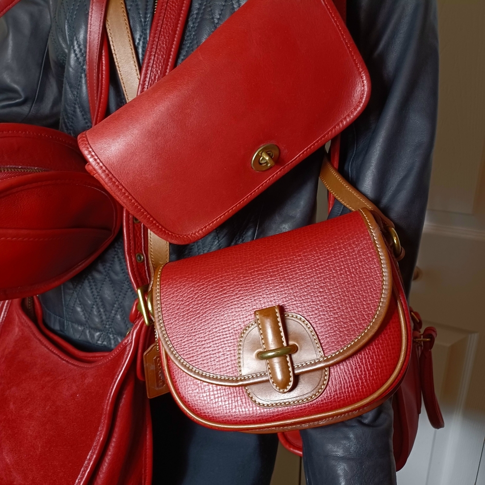 ADVERTISEMENT:@lorac2015 SELLING VINTAGE COACH RED BAGS - Picture 4 of 10